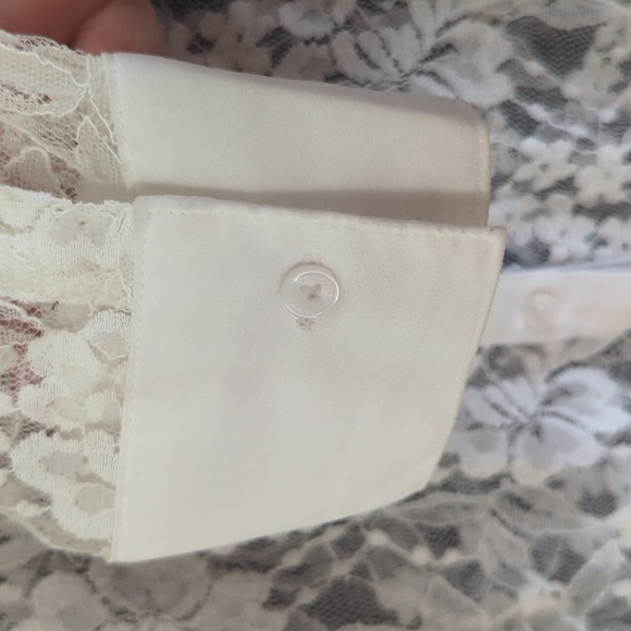 Express Portofino Button Up Sheet Lace Blouse V-Neck Button Cuffs - Picture 5 of 6
